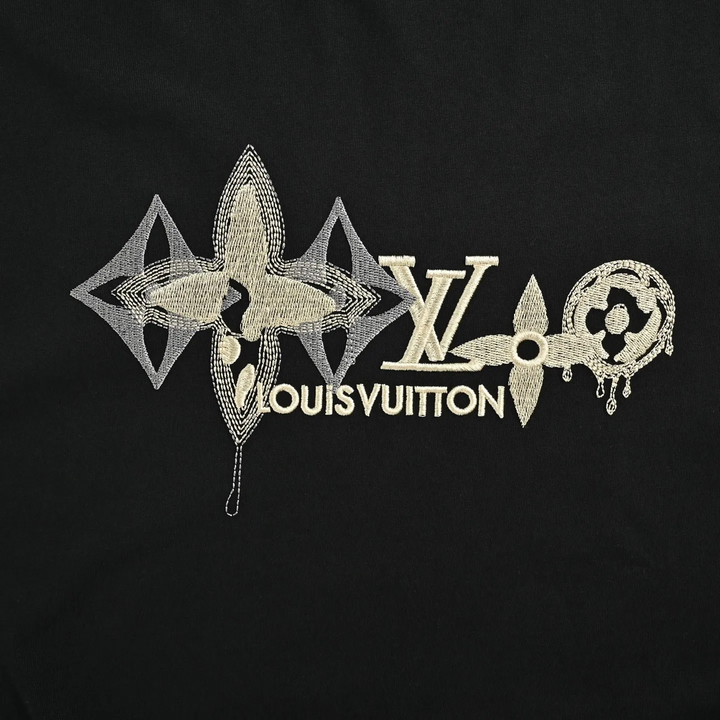 Louis Vuitton/ logo